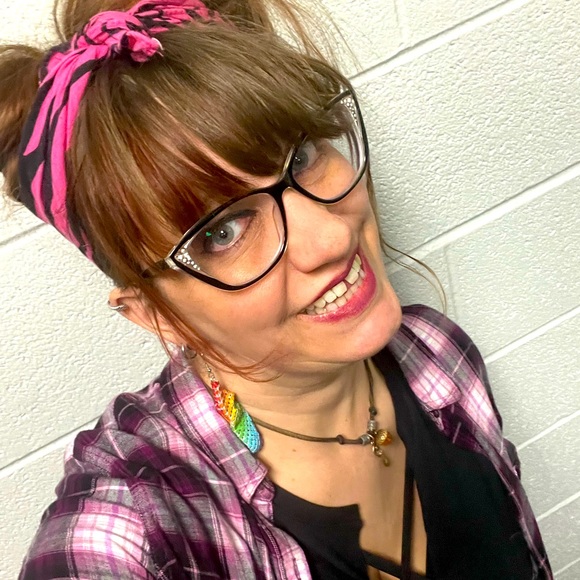 Meet your Posher, Amy - Picture 1 of 1